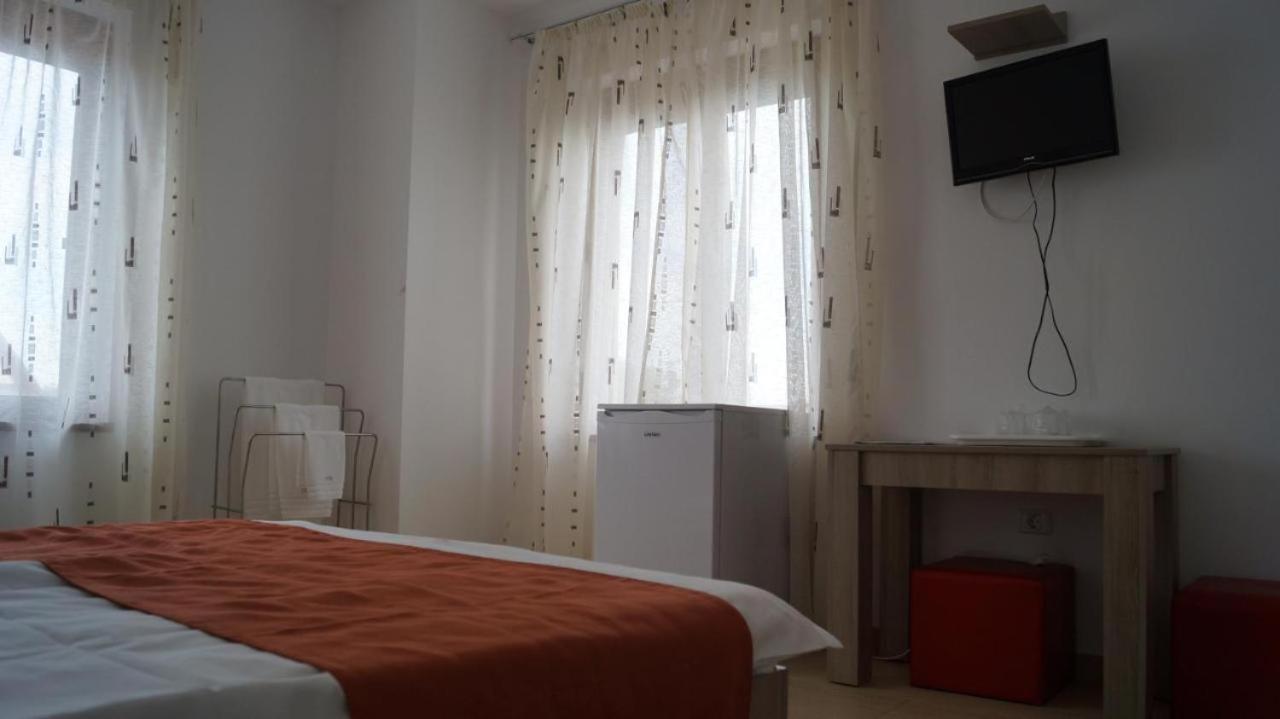 Hotel Bourbon Vama Veche Eksteriør billede